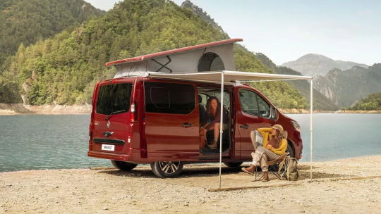 <p>illustratie van verlof met een renault van</p>
